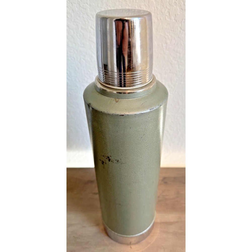 Aladdin Stanley Metal Thermos Two Quart Vintage 100 cup no. A-945B vacuum Bottle